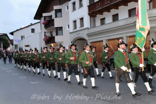 Festzug zum Festzelt