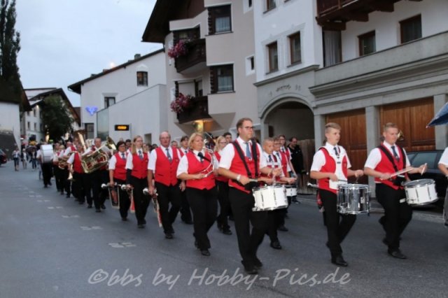 Festzug zum Festzelt