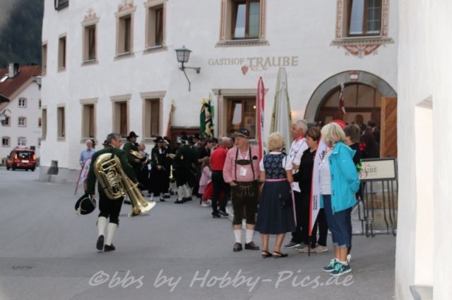 Festzug zum Festzelt