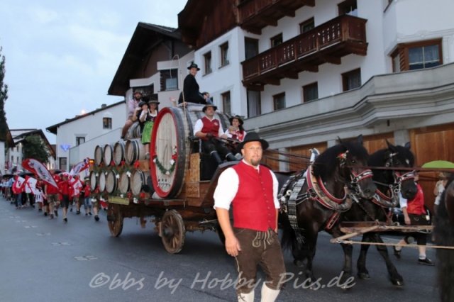 Festzug zum Festzelt