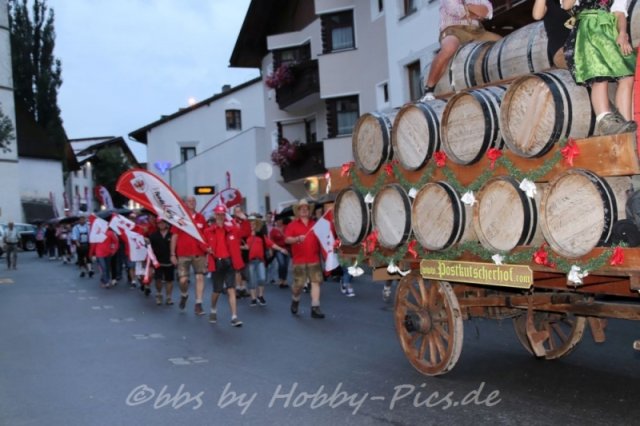 Festzug zum Festzelt