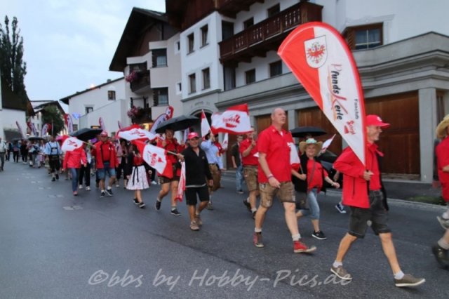 Festzug zum Festzelt