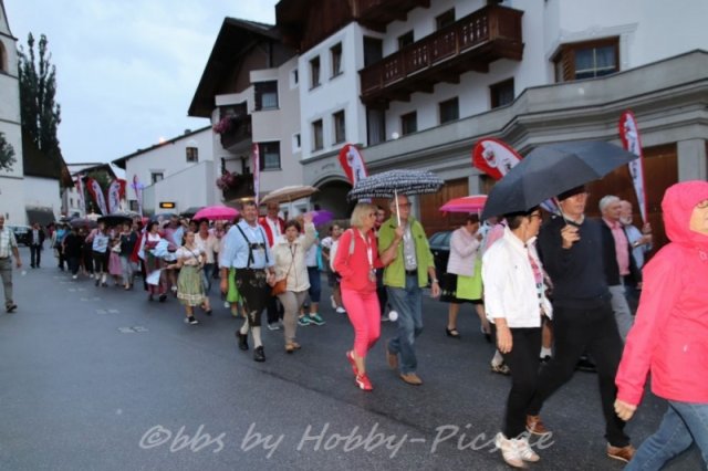 Festzug zum Festzelt