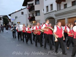 Festzug zum Festzelt