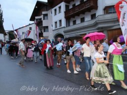 Festzug zum Festzelt