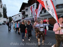 Festzug zum Festzelt