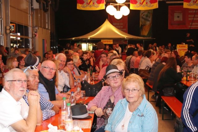 Alpenrock im Feuerwehrhaus, Samstag