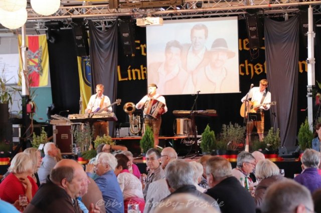 Alpenrock im Feuerwehrhaus, Sonntag