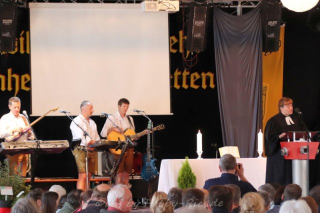 Alpenrock im Feuerwehrhaus, Sonntag