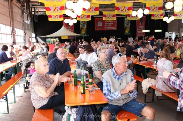 Alpenrock im Feuerwehrhaus, Sonntag