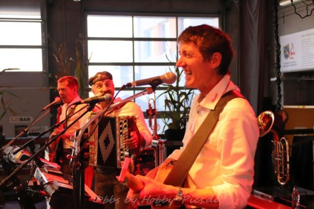 Alpenrock im Feuerwehrhaus, Sonntag