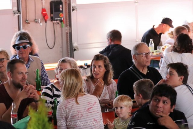 Alpenrock im Feuerwehrhaus, Sonntag