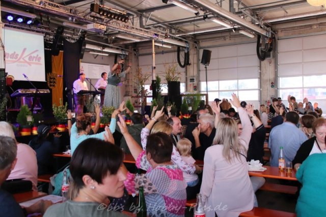 Alpenrock im Feuerwehrhaus, Sonntag