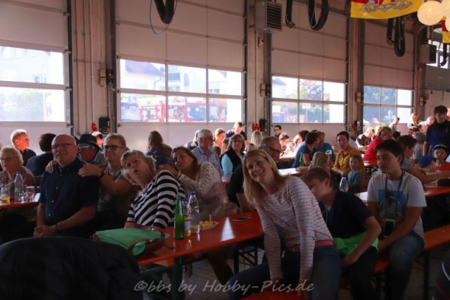 Alpenrock im Feuerwehrhaus, Sonntag