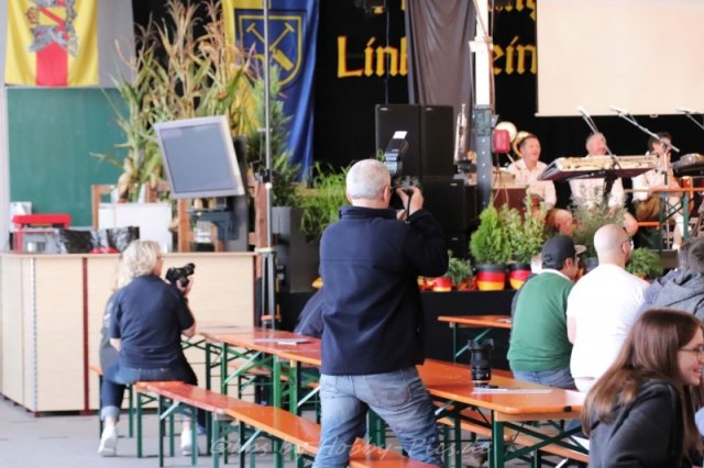 Alpenrock im Feuerwehrhaus, Sonntag