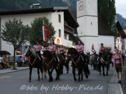Pfunds-Kerle Fest, Einzug ins Festzelt
