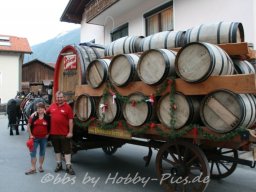 Pfunds-Kerle Fest, Einzug ins Festzelt